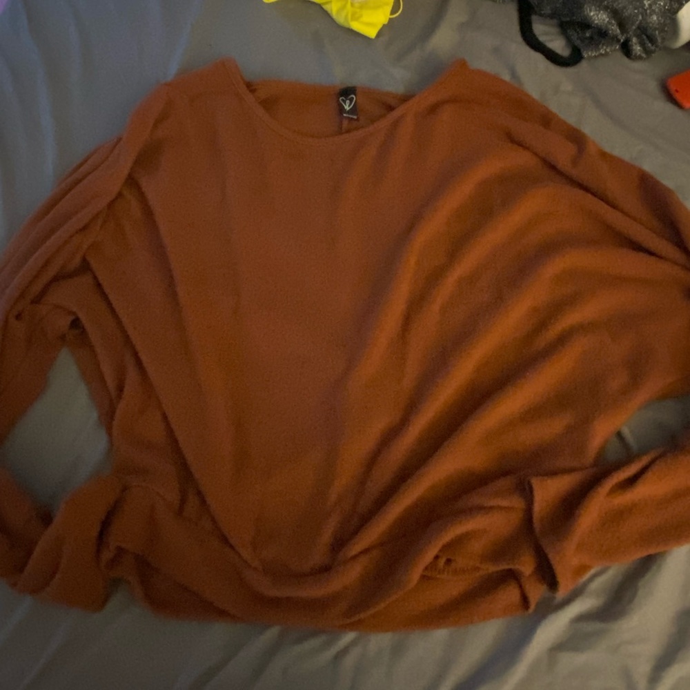 very soft windsor long sleeve shirt. it’s gently worn and super comfy.